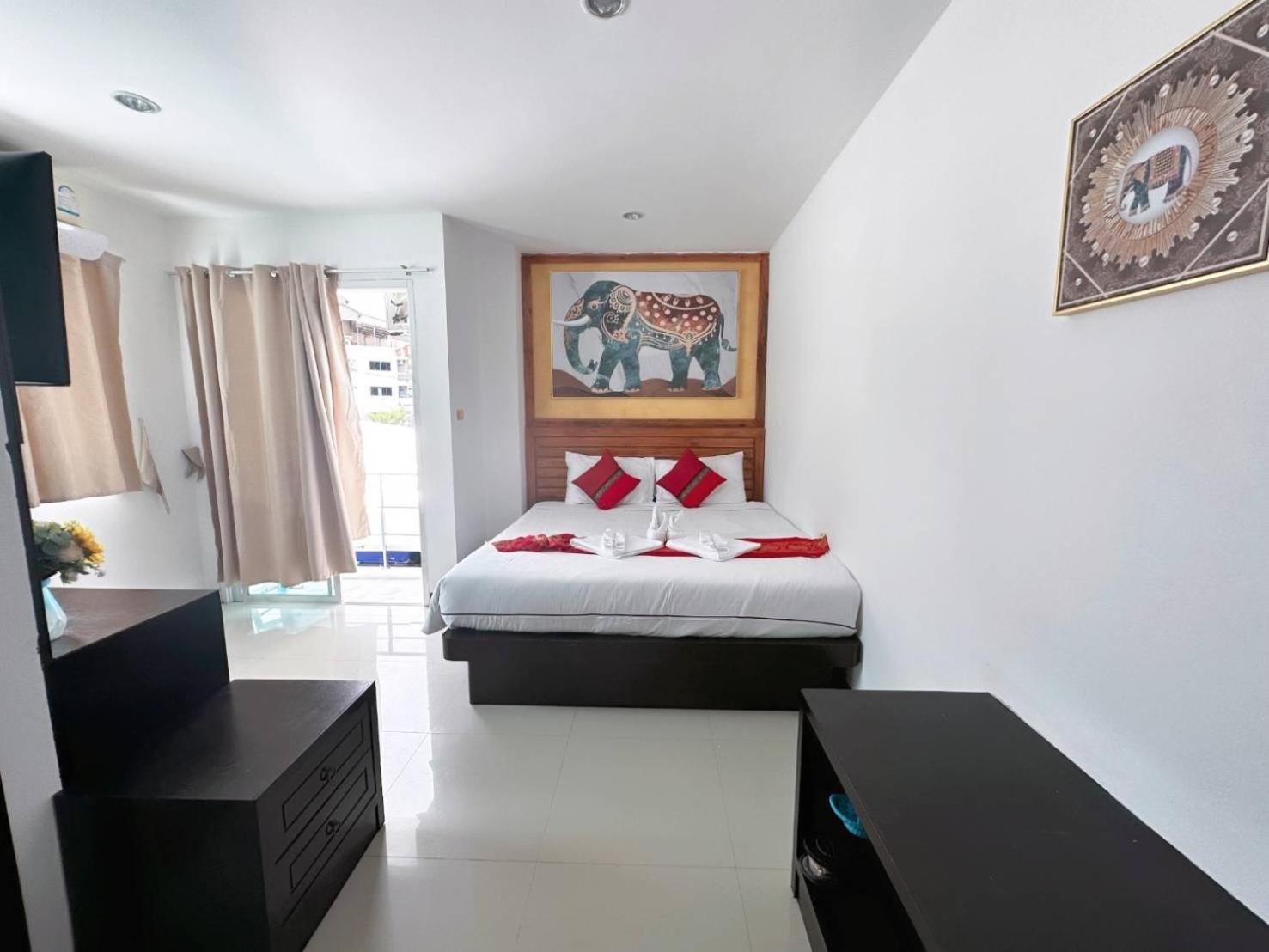 Abby'S House Hotel Patong Exteriör bild