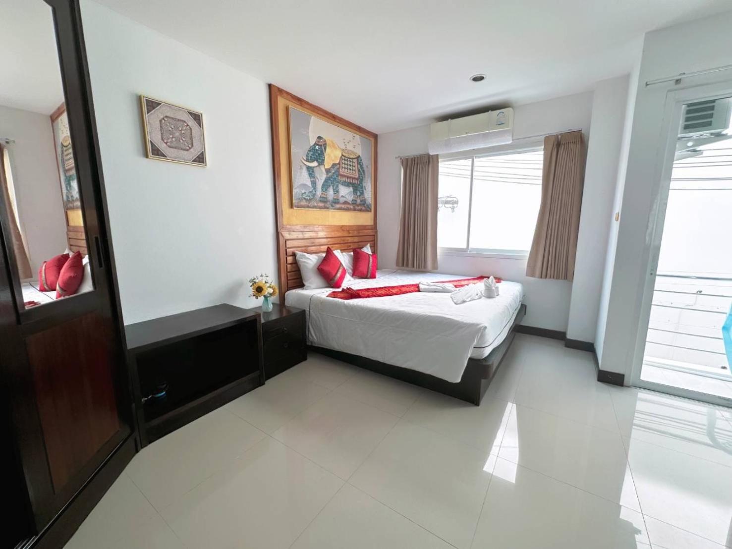 Abby'S House Hotel Patong Exteriör bild