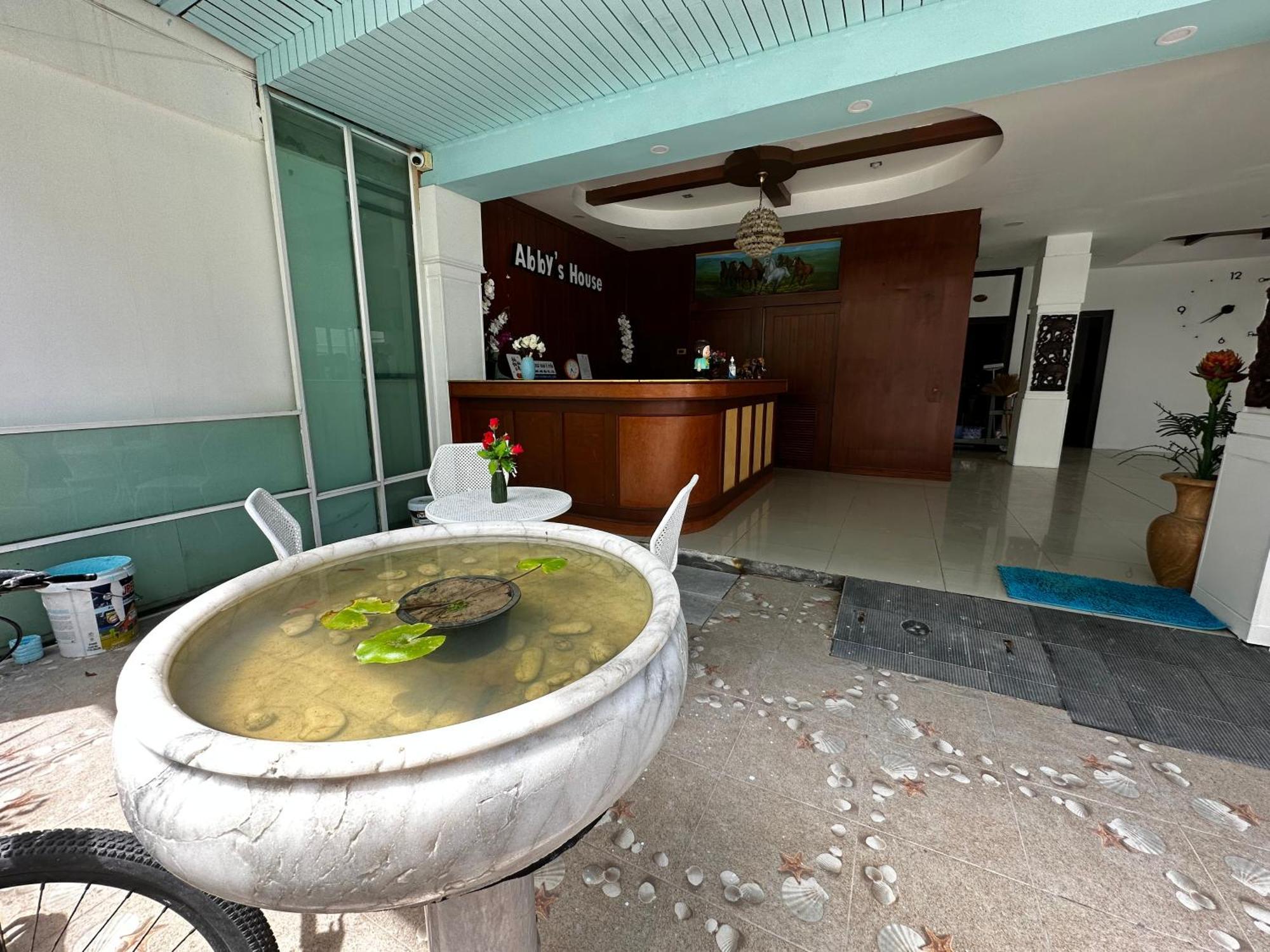Abby'S House Hotel Patong Exteriör bild