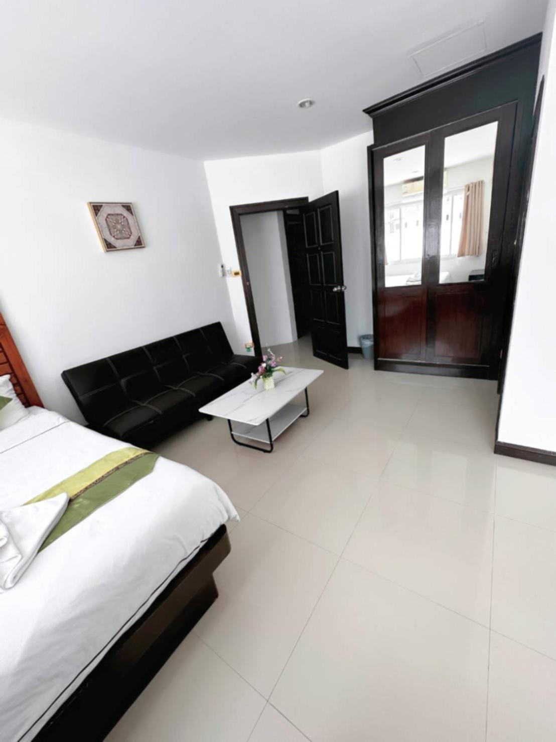 Abby'S House Hotel Patong Exteriör bild