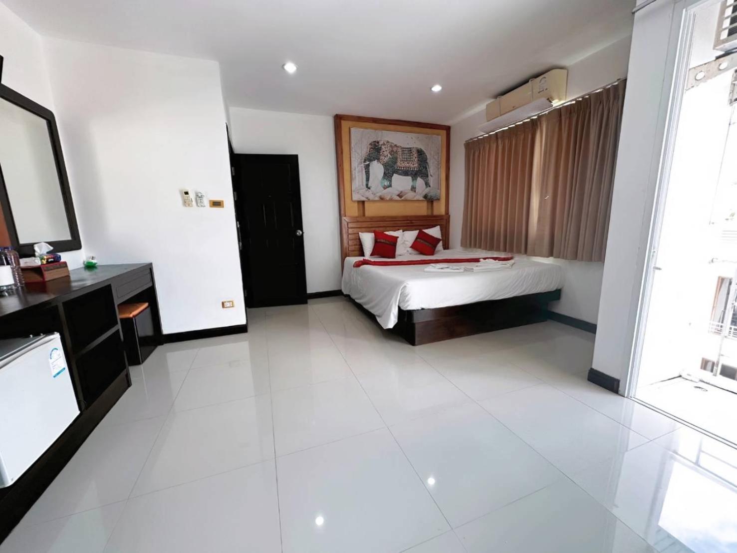 Abby'S House Hotel Patong Exteriör bild