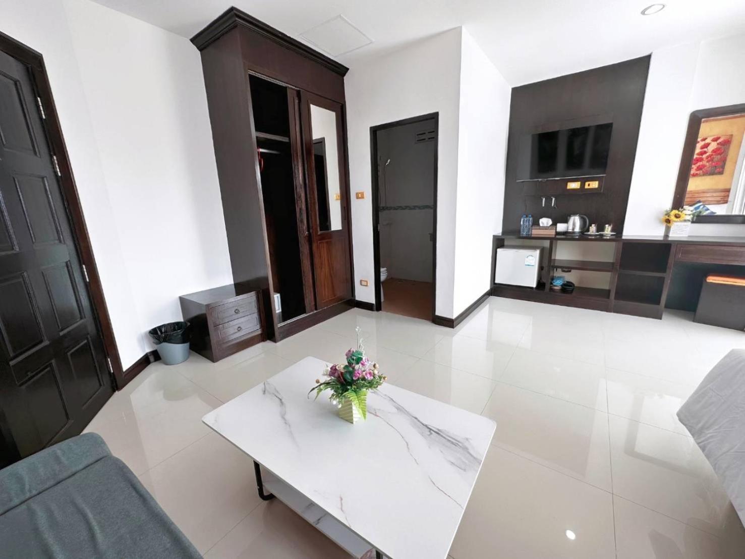 Abby'S House Hotel Patong Exteriör bild