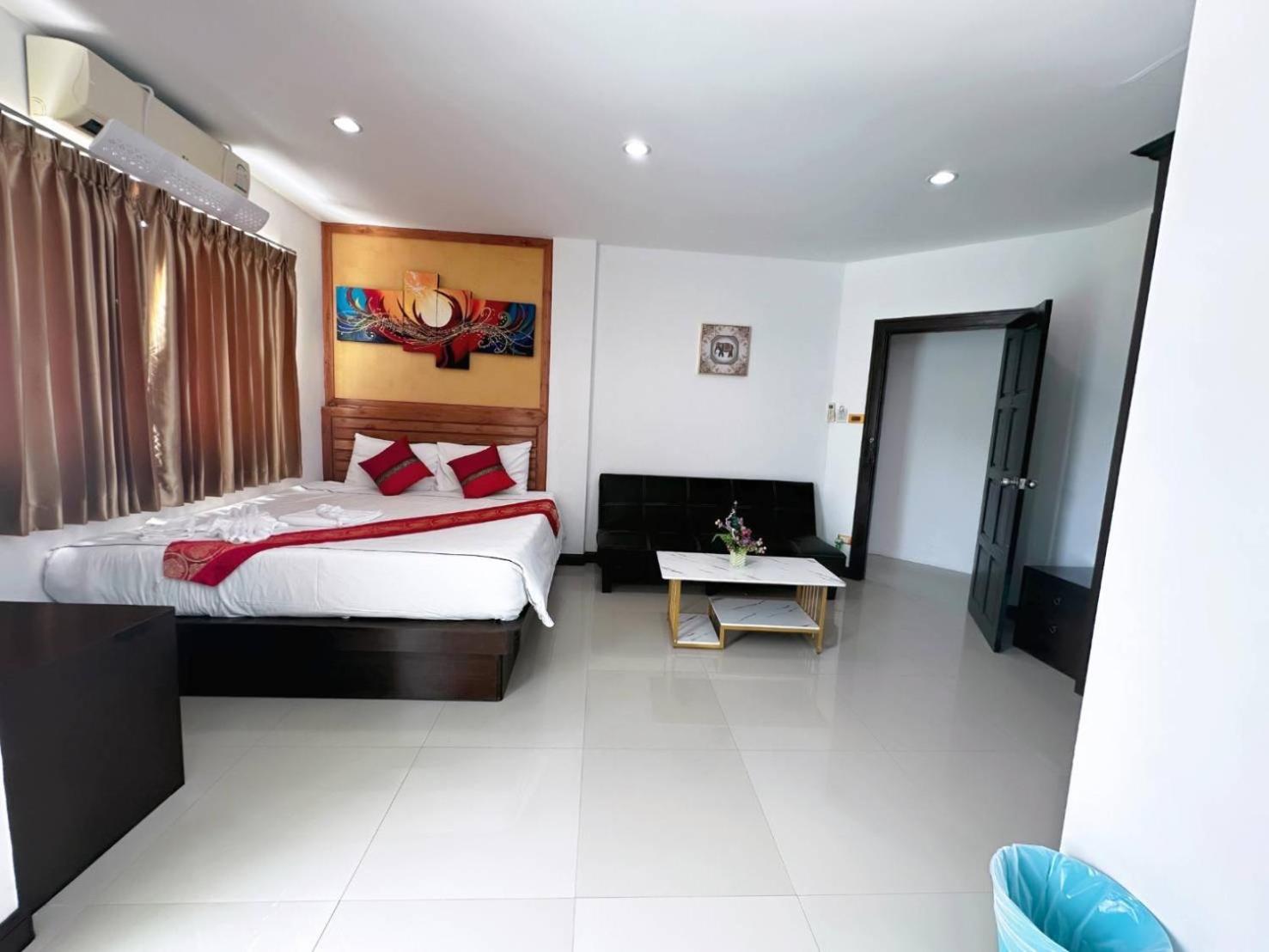 Abby'S House Hotel Patong Exteriör bild